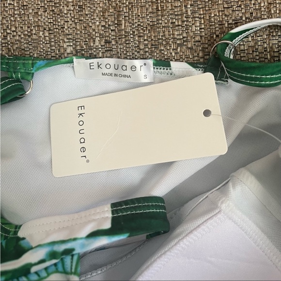 ❣️🆕Ekouaer Ruched Front Palm Leaves Printed One Piece Swimsuit❣️ - Picture 9 of 10
